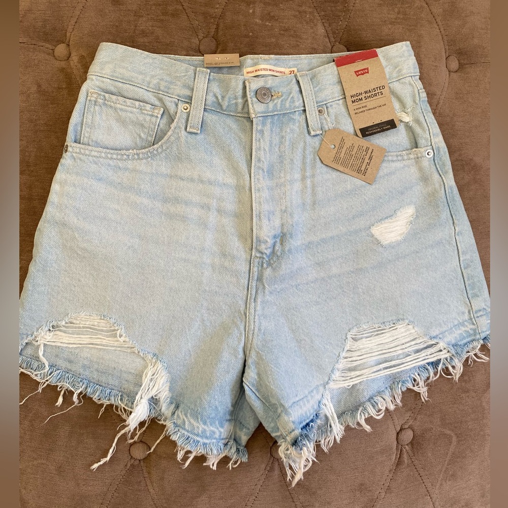 NWT Levi's High-Rise Mom Denim Shorts